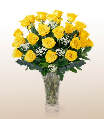 12 Yellow Roses