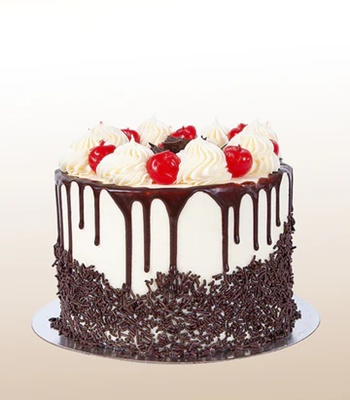 Chocolate Cake With Strawberries