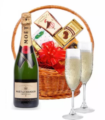 Moet and Chandon Champagne Hamper