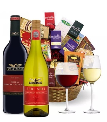 Red and White Wines with Mix Decadent Snacks