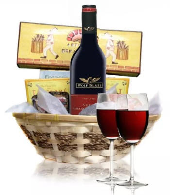 Red Wine and Cheese Hamper - Deluxe