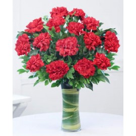 Red Carnation Arrangement In Vase - 15 Red Carnations