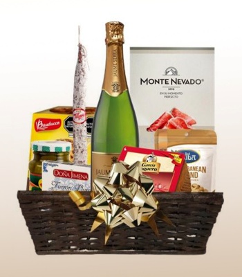 Christmas Gift Basket with Sparkling Wine