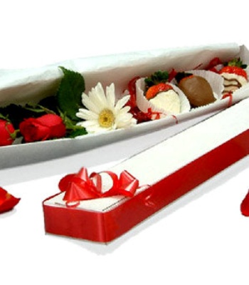 Valentine's Day Flowers And Gift Combo