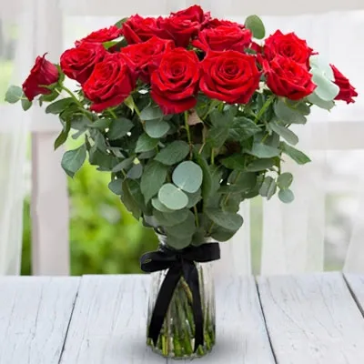 Red Rose Arrangement in Vase - 15 Red Roses