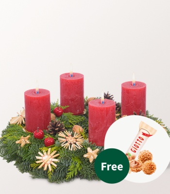 Christmas Wreath with Cream Candles