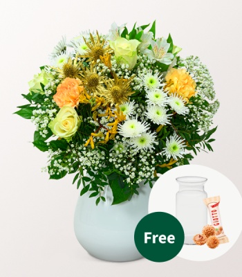 Christmas Flower Bouquet with Vase and Ferrero Giotto