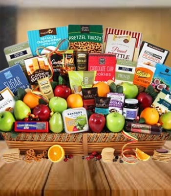 Unbelievable Fruit and Gourmet Gift Set