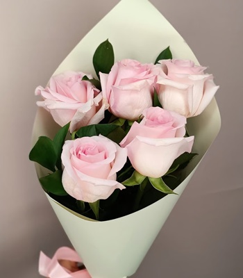 Pink Roses - 5 Stems