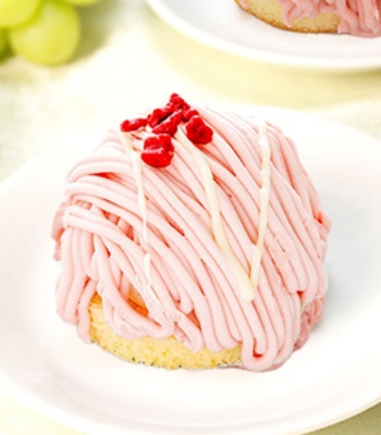 Amaou Strawberry Mont Blanc Cake