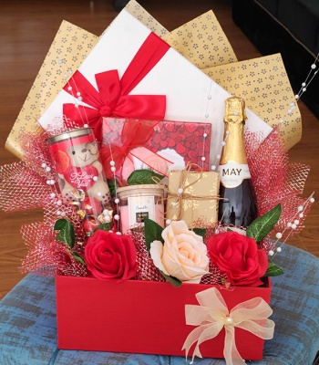 Flower and Chocolate Gift Combo