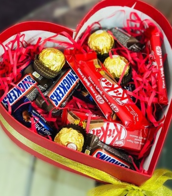 Mix Chocolates in Heart Box