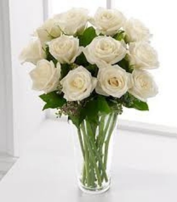 12 White Roses