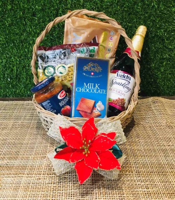 Sparkling wine gift basket