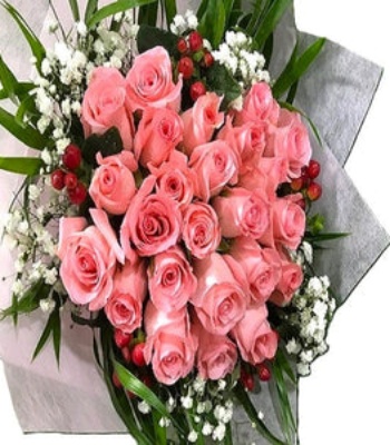 24 Pink Roses with Hypericum Berries and Baby Breath