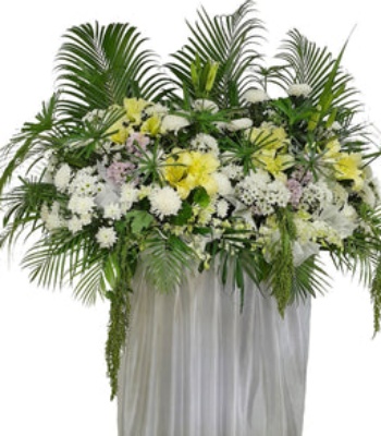 Funeral Wreath - Seasonal Flowers