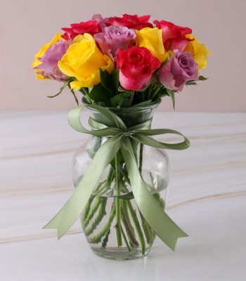 12 Assorted Roses in Vase