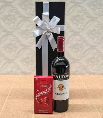 Lindt Chocolate With Alto Rouge Bottle