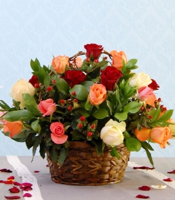 Mix Roses Basket