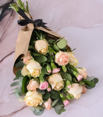 Peach and Cream Flowers Bouquet