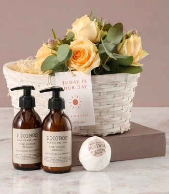 Peach Roses Gift Hamper