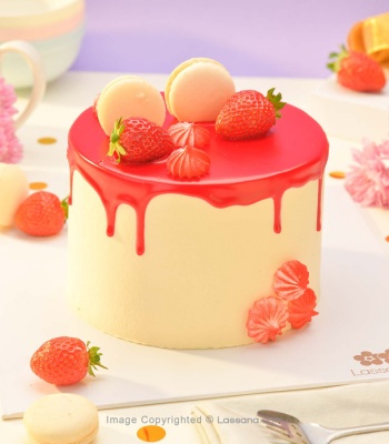 Strawberry Cake - 1KG (2.2LBS)