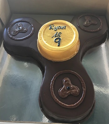 Fidget Spinner Cake