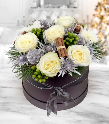 Christmas Flowers in Hatbox