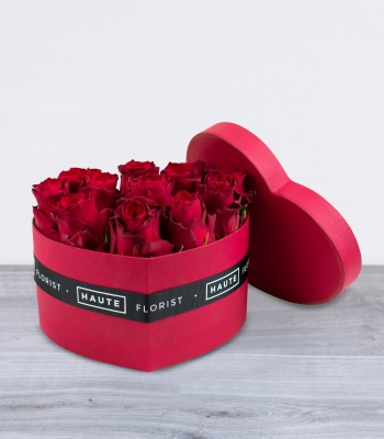 Christmas Red Roses in Heartbox