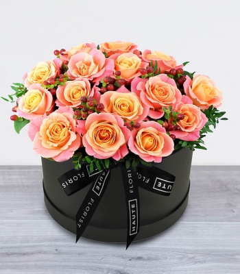 Peach Roses In Hatbox