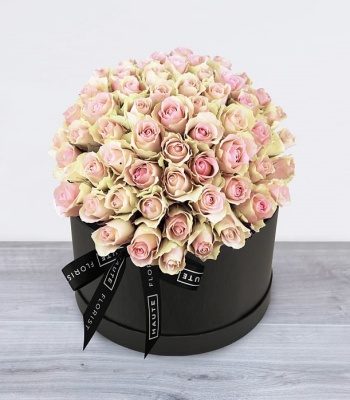 White And Peach Roses In Hatbox