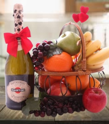 Friendly Love - Martini Prosecco Sparking Wine with Fresh Fruits