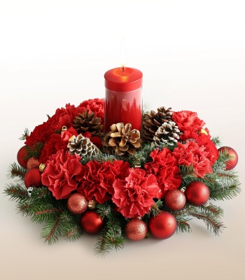 Christmas Centerpiece with Candle and Ribbons