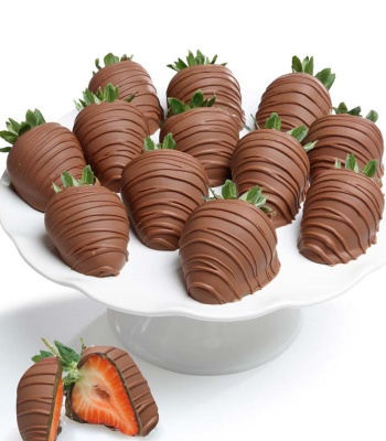 Belgian Milk Chocolate Strawberries - 12 Pieces