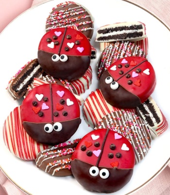 Chocolate Covered Oreo - Ladybug Theme