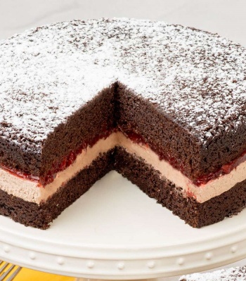 Chocolate Strawberry Cake