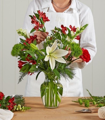 Christmas Flower Bouquet - Florist Choice