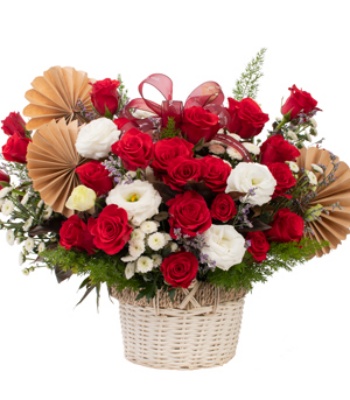 Romantic flower baskets